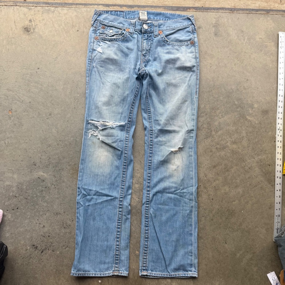 True Religion Ricky Big T Mens 35 Light Wash Distressed Straight Leg Jeans USA - Picture 2 of 8